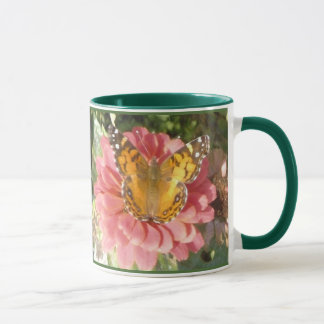 Caneca Borboleta em uma Hydrangea rosa