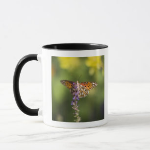 Caneca Borboleta em wildflowers