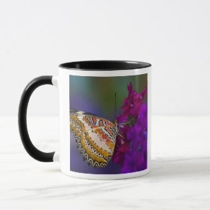 Caneca Borboleta Tropical em Flores Roxas