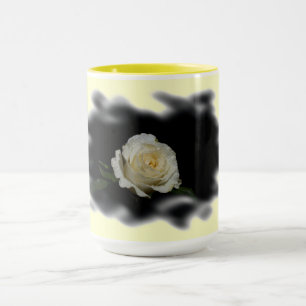 Caneca Bordas de Rosa Branca Queimadas em Amarelo