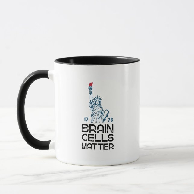 Caneca Brain Cells Matter Statue of Liberty Anti Trump (Esquerda)