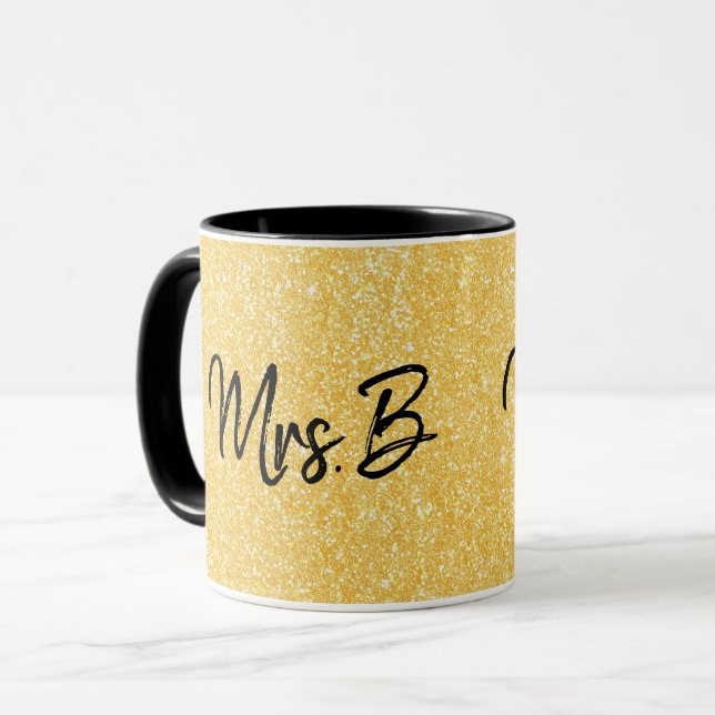 Caneca Brilho Personalizado Dourado Amarelo Inicial Mrs (Frente Esquerda)