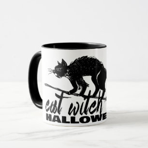 Caneca Bruxa De Gato Engraçado Do Halloween Na Broomstick