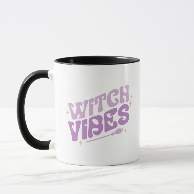 Caneca Bruxa Vibes Stars Broom Purple Halloween (Esquerda)
