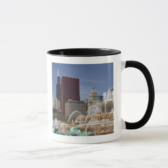 Caneca Buckingham Fountain, localizado em Grant Park, (Direita)
