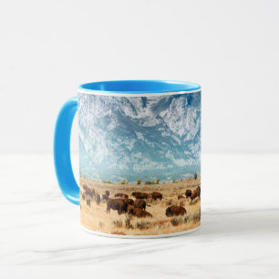 Caneca Búfalo abaixo das montanhas grandes de Teton
