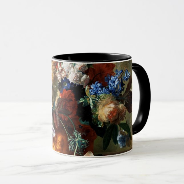 CANECA BUQUÊ DE FLORES EM UMA URNA PRETA (Frente Esquerda)