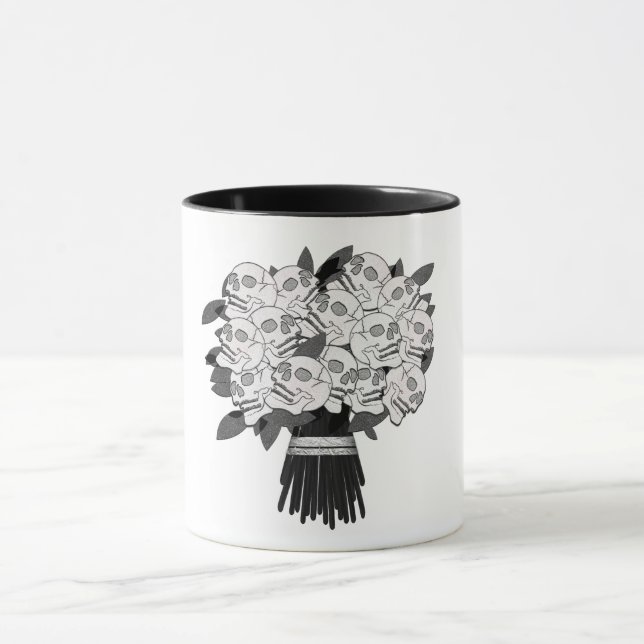 Caneca Buquê de Rosas Cranianas Preto e Branco Gótico (Centro)