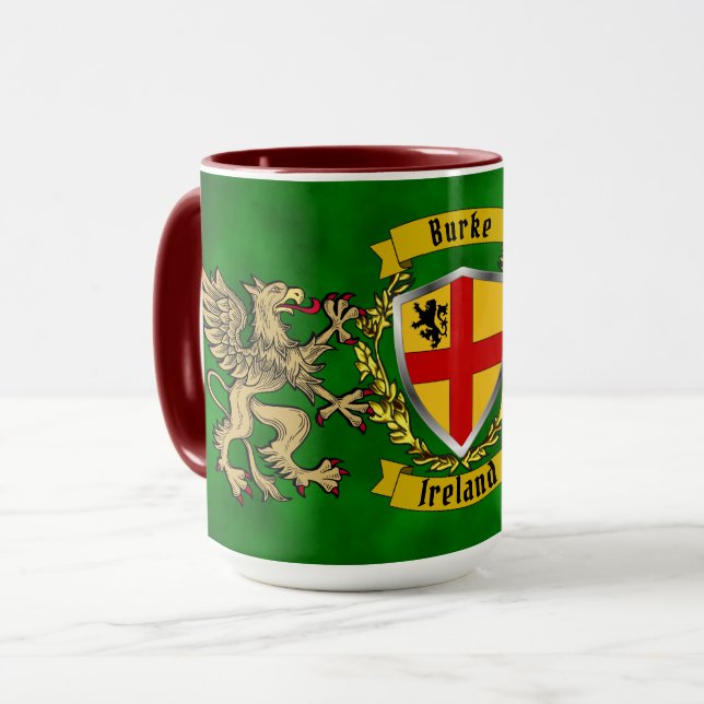 Caneca Burke Irish Shield & Griffins Personalizados (Frente Esquerda)