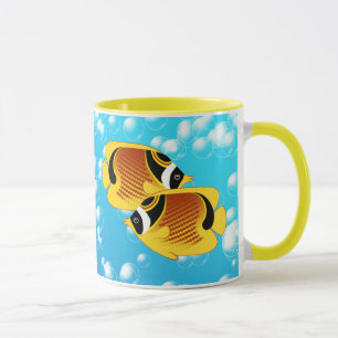 Caneca Butterflyfish do guaxinim na água borbulhante