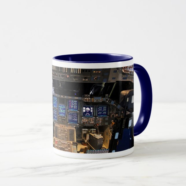 Caneca Cabrine de voo do ônibus espacial Endeavour da NAS (Frente Esquerda)