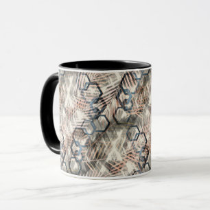 Caneca Cadeias nas folhas de palma.