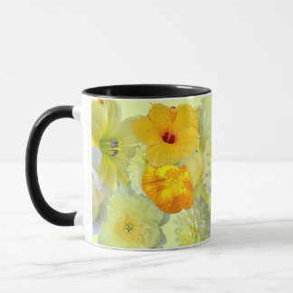 Caneca Café com Padrão de Aquarela Floral Amarela Simples