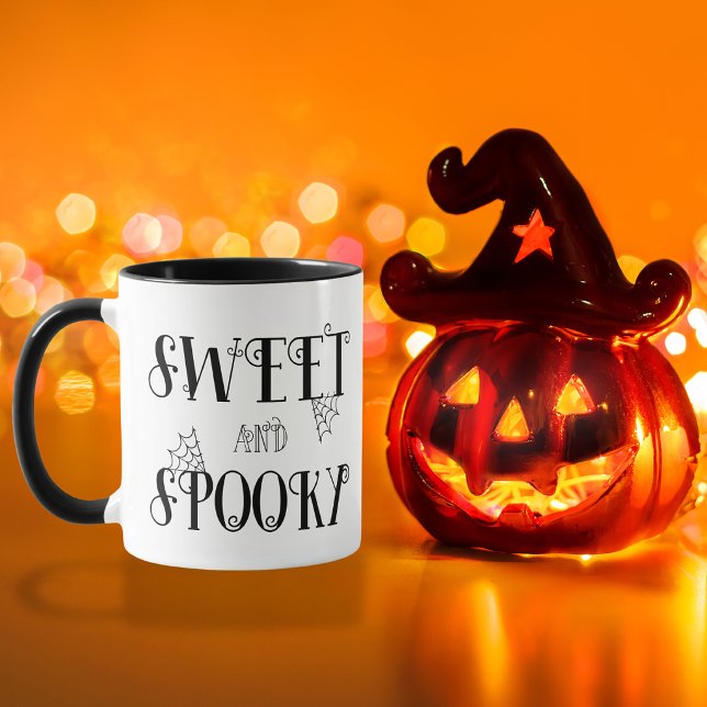 Caneca Café de Halloween de Teia de Aranha Doce e Assusta (Sweet and Spooky Spiderweb Halloween Coffee Mug)