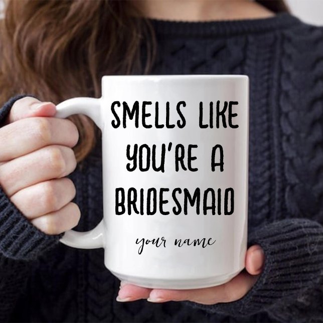 Caneca Café de Proposta de Padrinho de Cheiro de Você é u (Smells Like You're a Bridesmaid Proposal Coffee Mug)