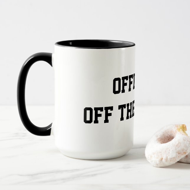 Caneca Café de Repórter Judicial "Oficialmente Fora do Re (Com Donut)