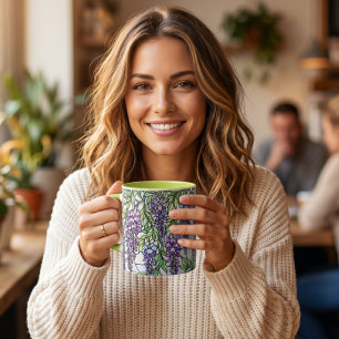 Caneca café floral de flor roxa em estilo de vitral