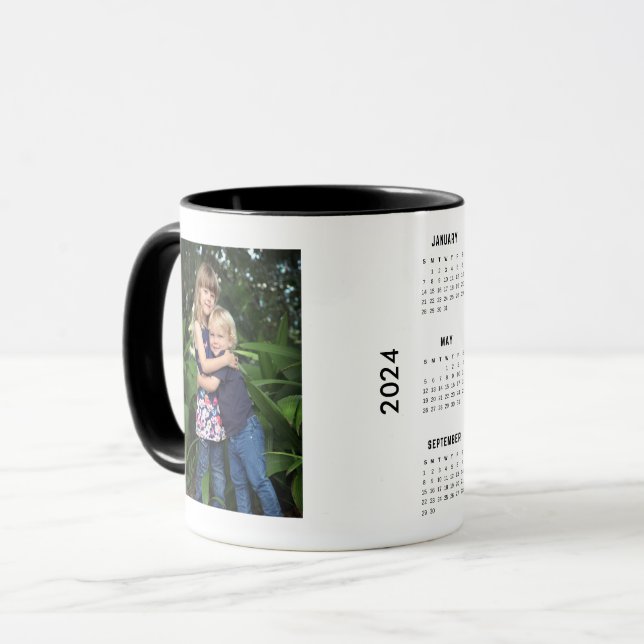 Caneca Calendário Personalizado de Foto 2024 (Frente Esquerda)