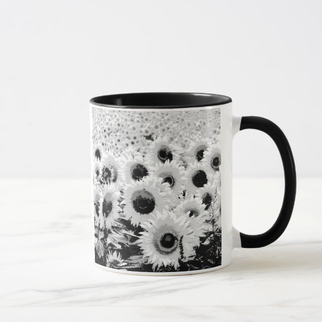 Caneca Campo de Girassóis - preto, branco e cinza (Direita)
