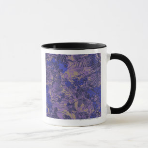 Caneca Camuflagem contra a flor azul