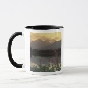Caneca Canadá, Alberta, Banff. Paisagem ao nascer do sol
