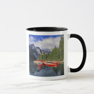 Caneca Canadá, Alberta, Lago Moraine. O espelho d'água