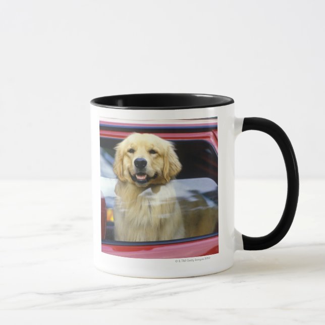 Caneca Cão na janela de carro vermelha (Direita)
