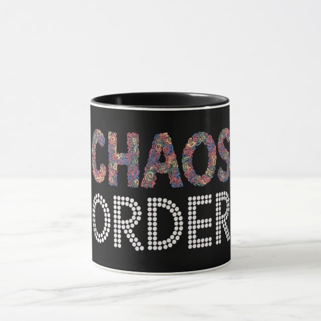 Caneca Caos e Ordem | Dualidade Artística Moderna Gráfica (Centro)