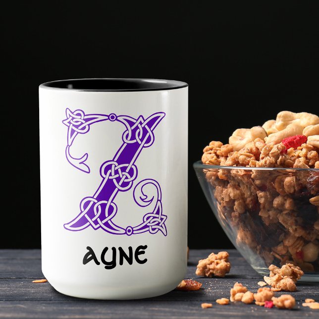 Caneca Capital Decorativo do Nó Celta do século XVI Z (Criador carregado)