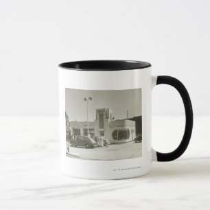 Caneca Carros estacionados no posto de gasolina