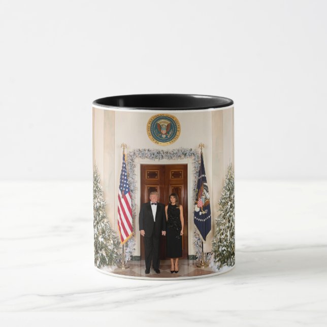 Caneca Casa Branca de Natal de Donald & Melania Trump (Centro)