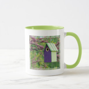 Caneca Casa de Pássaros Em Uma Árvore Cercis