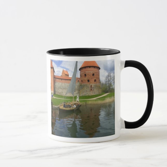 Caneca Castelo da Ilha pelo Lago Galve, Trakai, Lituânia (Direita)
