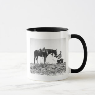 Caneca Cavalo que come de um chapéu de vaqueiro