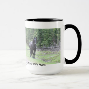 Caneca "Cavalo selvagem 2 de Alberta da beleza preta"