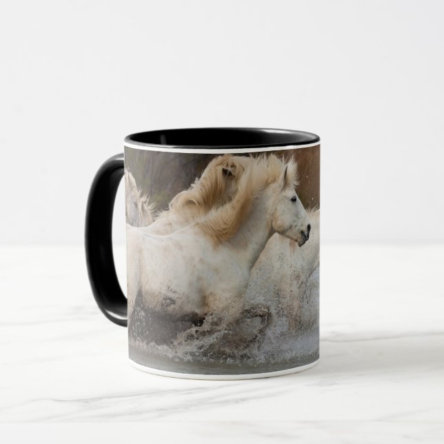Caneca Cavalos Brancos Camargue Correndo na Água (Frente Esquerda)