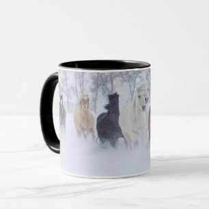 Caneca Cavalos Correndo Através da Neve