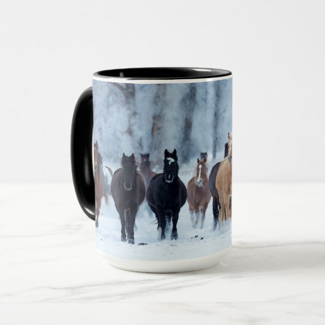 Caneca Cavalos no Frio (Frente Esquerda)