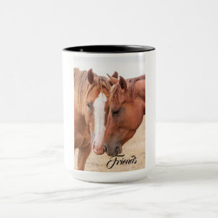 Caneca Cavalos nuzidos em pastagens