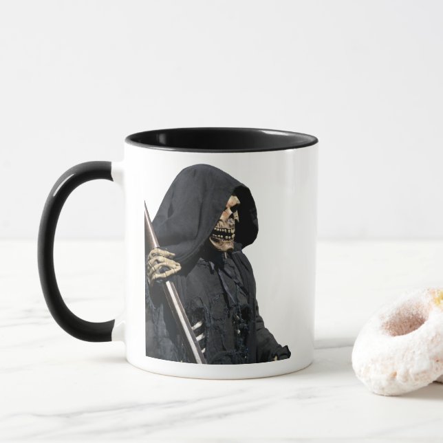 Caneca Ceifeiro Sinistro Esqueleto & Foice (Com Donut)