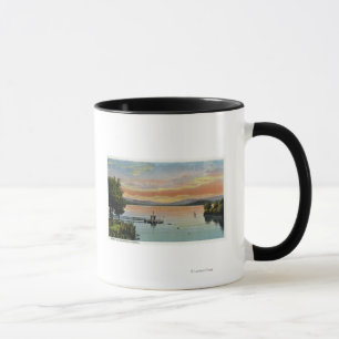 Caneca Cena do por do sol no lago
