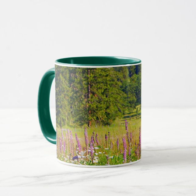 Caneca Cena natural, verde, violeta, campo, flores silves (Frente Esquerda)