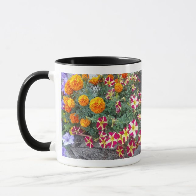 Caneca Cerâmica com Petunias e Marigolds (Esquerda)