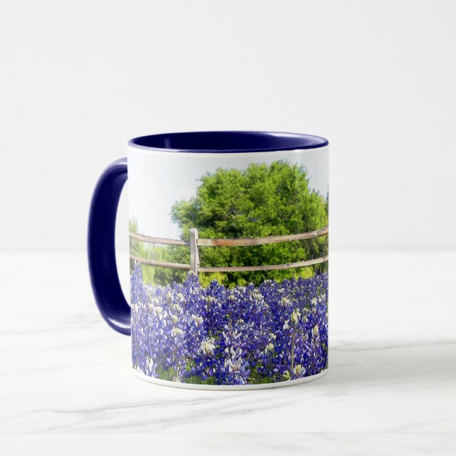 Caneca Cerca de Árvore Flor do Texas Bluebonnet (Frente Esquerda)