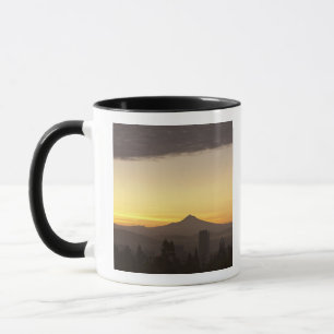 Caneca Céu do amanhecer sobre Portland e Mt. Hood, Oregon