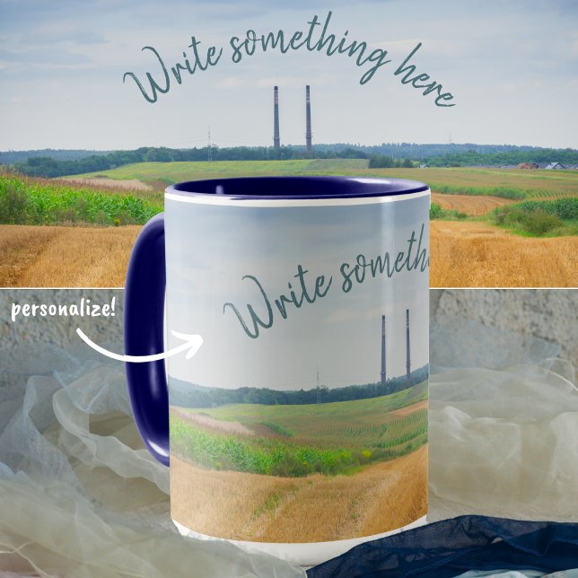 Caneca Chaminés de fábrica com campo amarelo (Criador carregado)