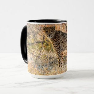 Caneca Cheetah Olhando ao redor