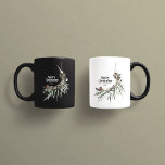 Caneca Chic de Natal botânico preto-elegante<br><div class="desc">Preto moderno elegante cromo-d-água salgado botânico,  seco,  cor floral,  mutado,  cores de Natal.</div>