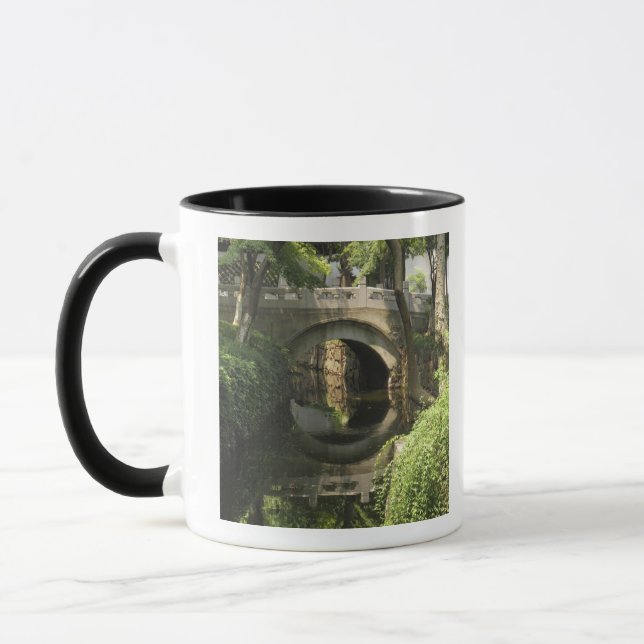 Caneca China, Nantong, uma ponte em arco forma um perfeit (Esquerda)