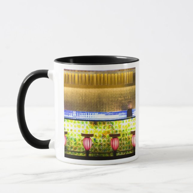 Caneca China, Xangai. Bar no bar Xin Tian Di 2 (Esquerda)